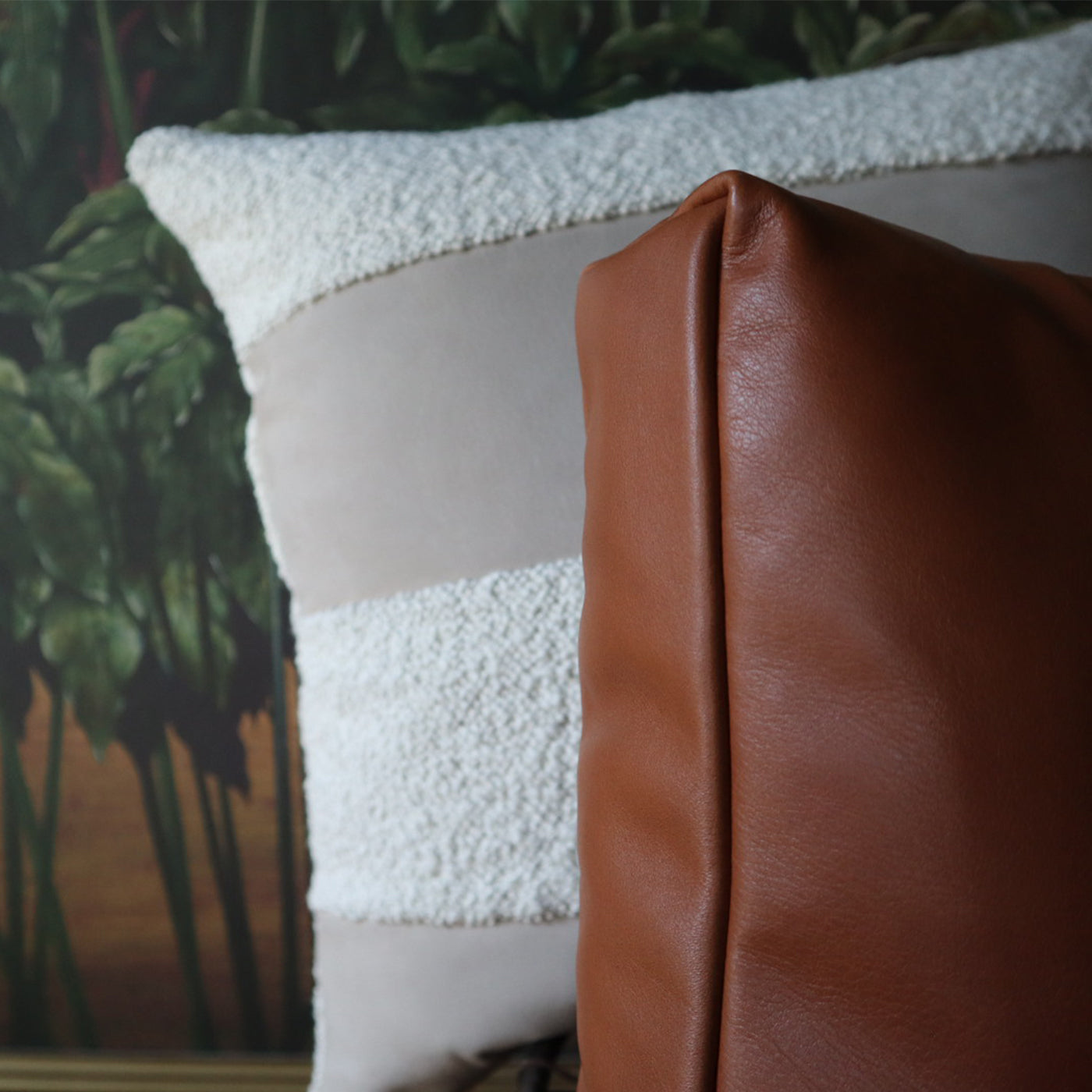 Riva leather cushion - Alternative view 1