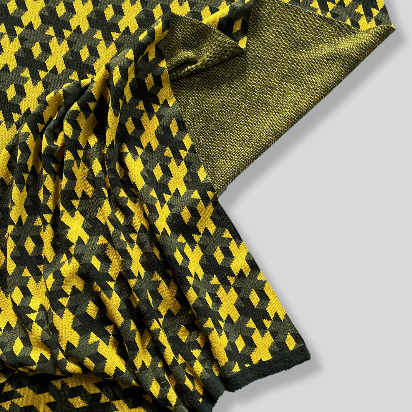 Coperta Plaid Lana 01 a motivi gialli e grigi di Giulio Iacchetti - Vista alternativa 1
