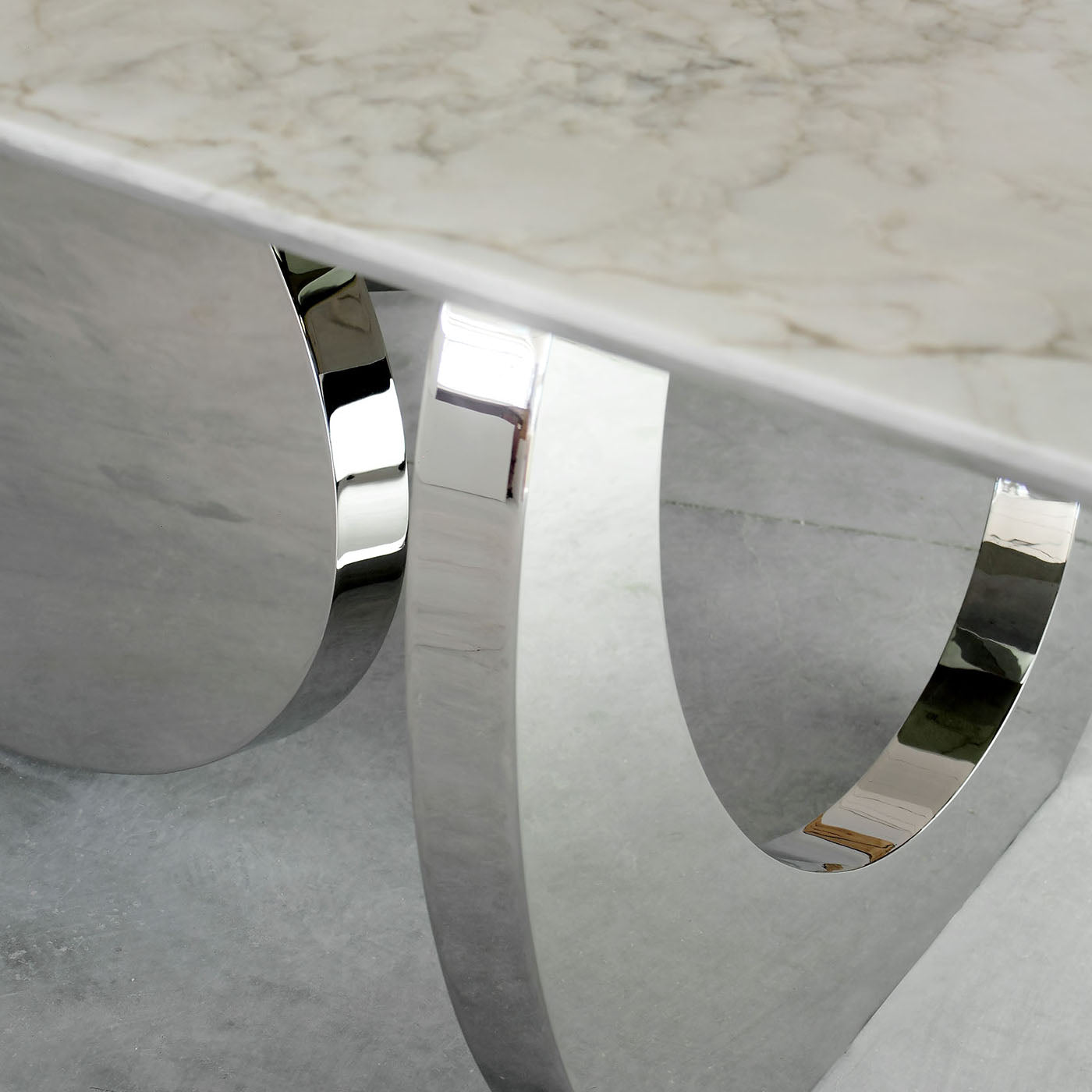 Bangles Stone Dining Table - Alternative view 1