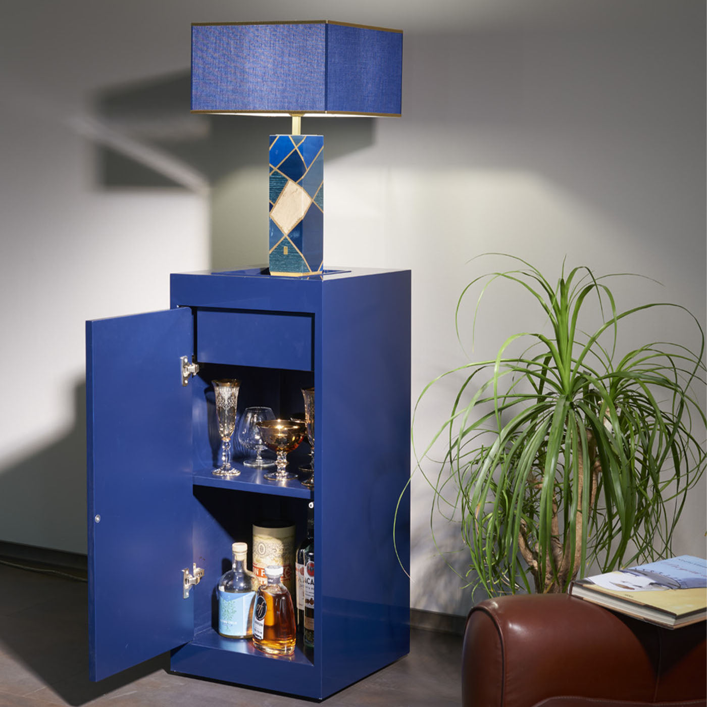 Tellux Wheeled Blue Floor Lamp - Vue alternative 3