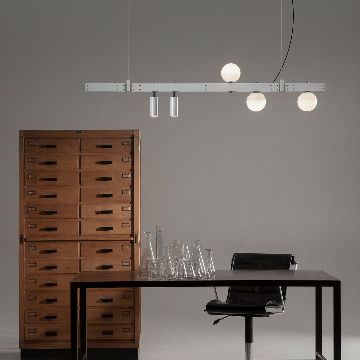 Stant 5-Light White Bar Pendant Lamp by Edmondo Testaguzza - Alternative view 1