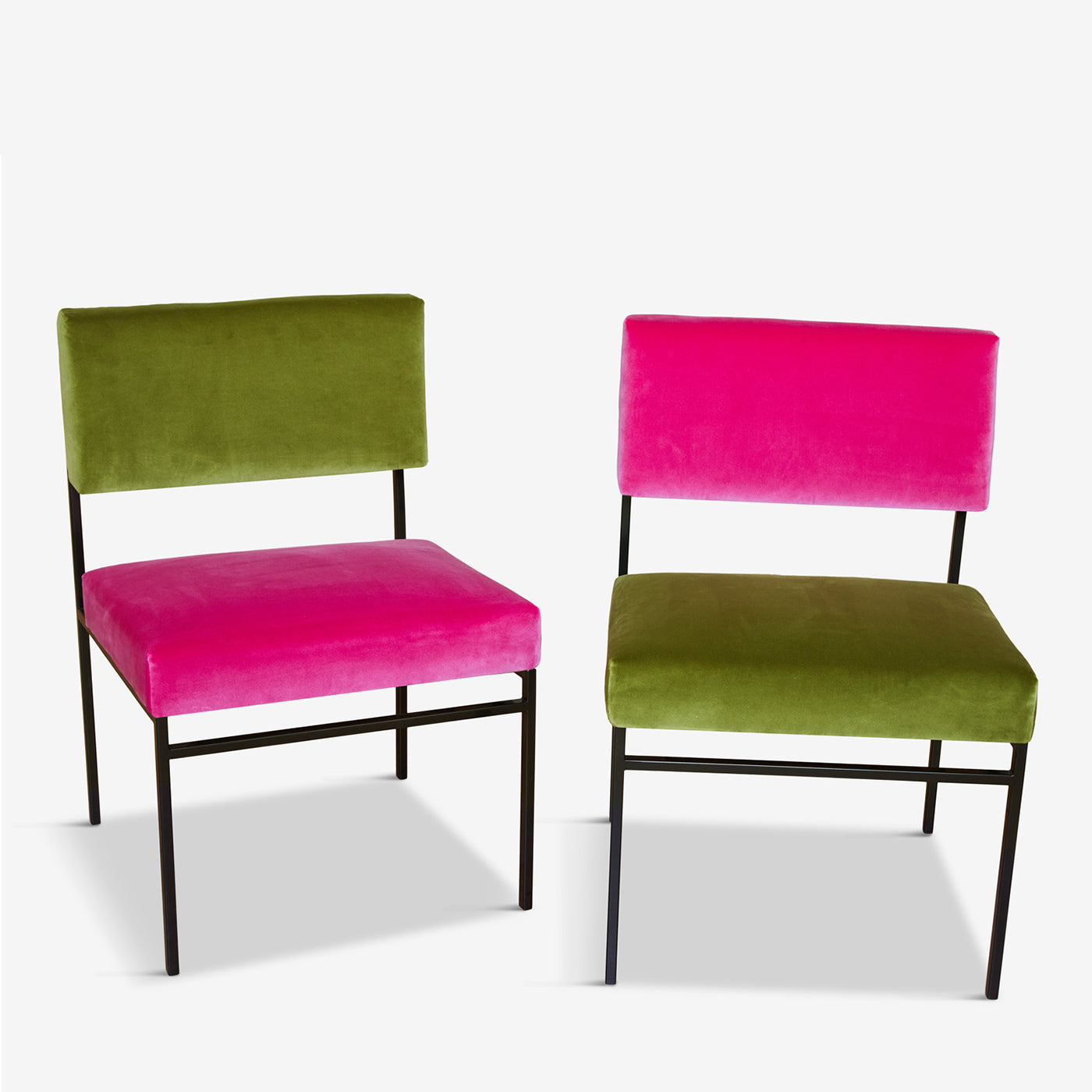 2er-Set Aurea-Esszimmerstühle aus fuchsiafarbenem und grünem Samt - Alternative Ansicht 1