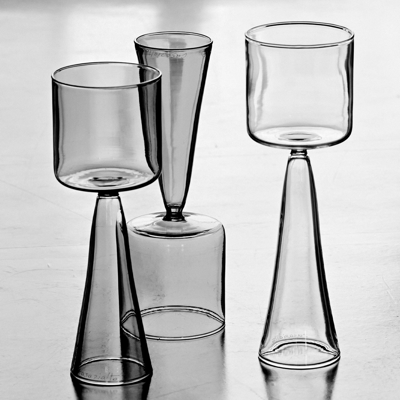 Set Of 4 Tall Transparent Dolce Vita Wine Glasses - Alternative view 3