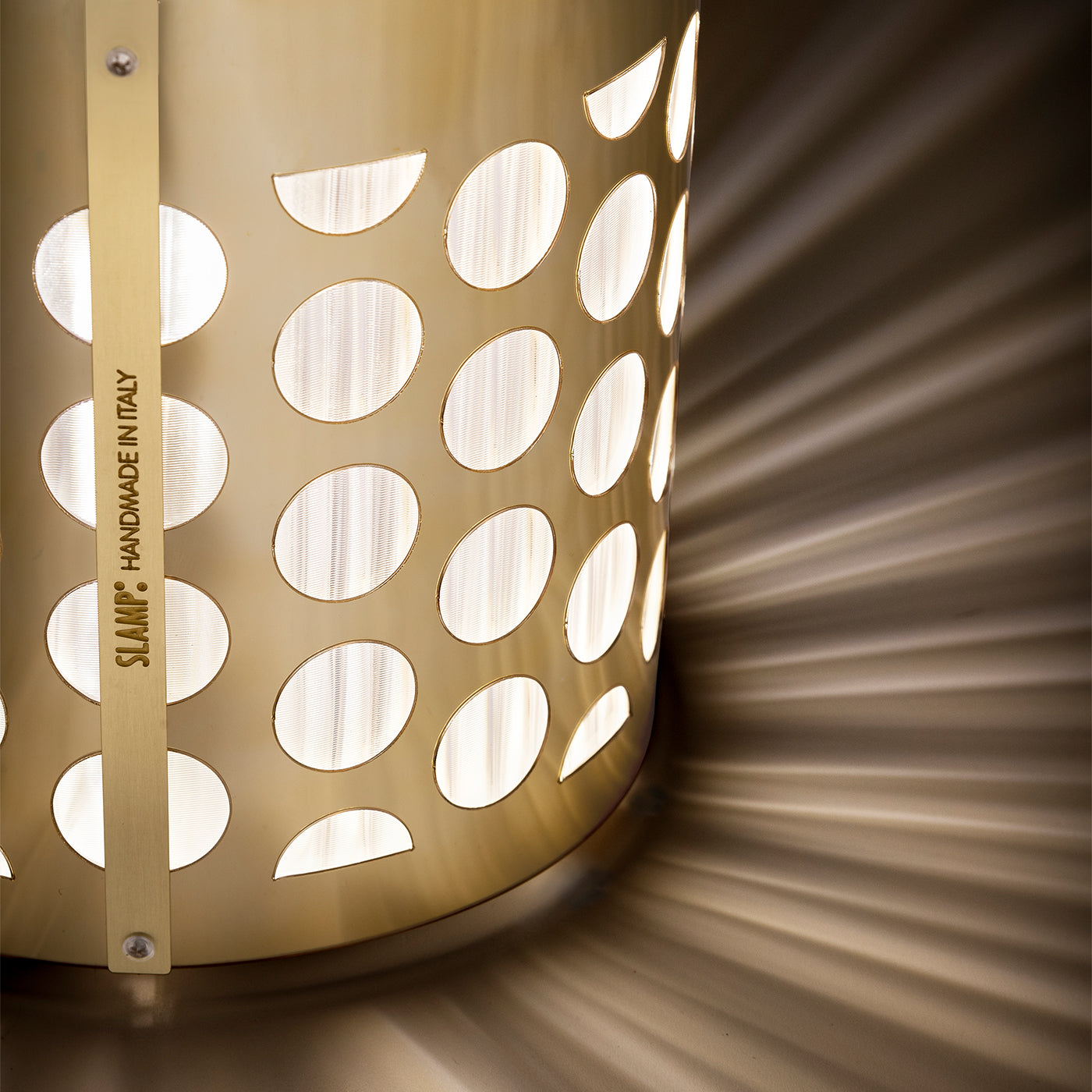 Atmosfera Medium Gold Table Lamp - Alternative view 1