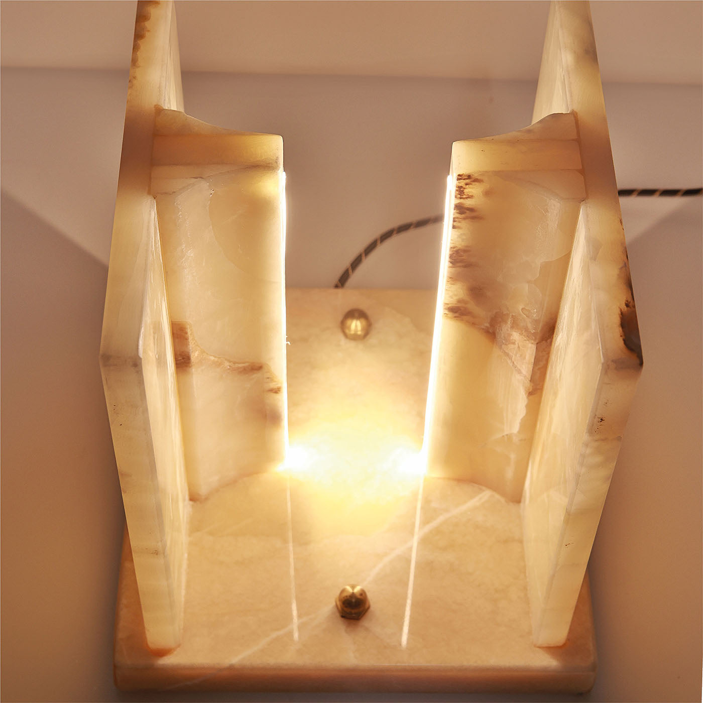 Lampe de table HEA en marbre jaune onyx par Michael Milesi - Vue alternative 1