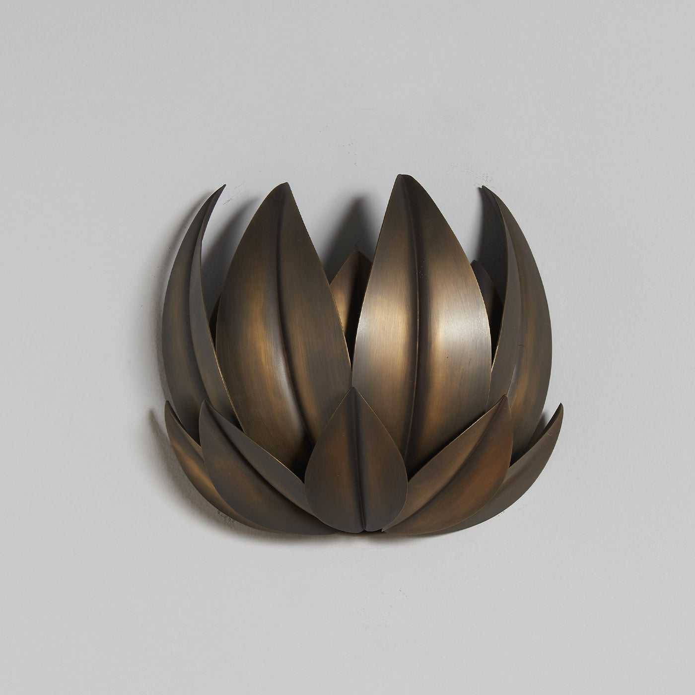 "Leaves" Wall Sconce in Bronze by Droulers Architecture - Alternative view 2