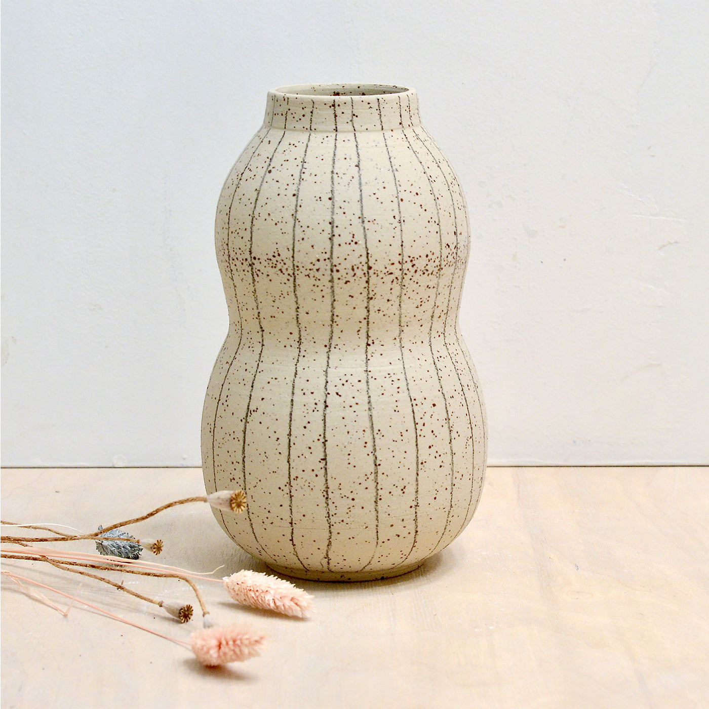 Carboncino Collection Curvy Vase  - Alternative view 4
