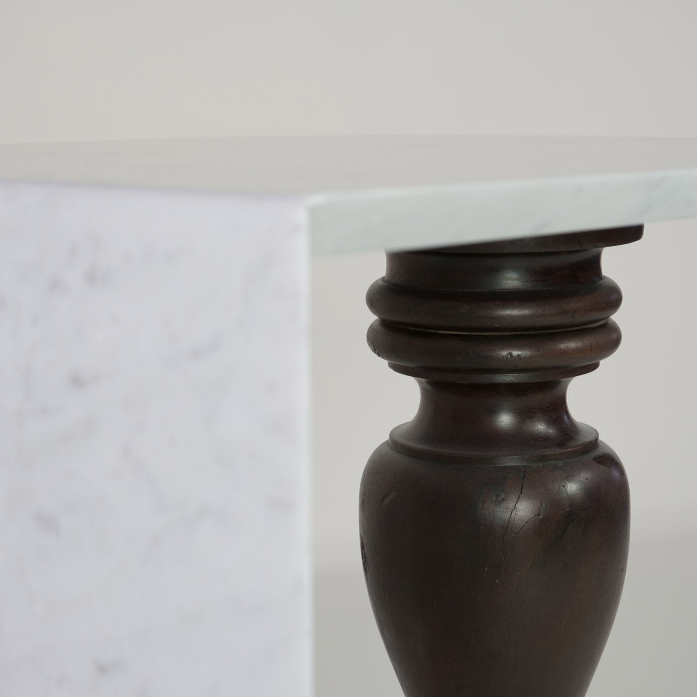 Tavolino in marmo di Carrara PianoForte - Vista alternativa 1