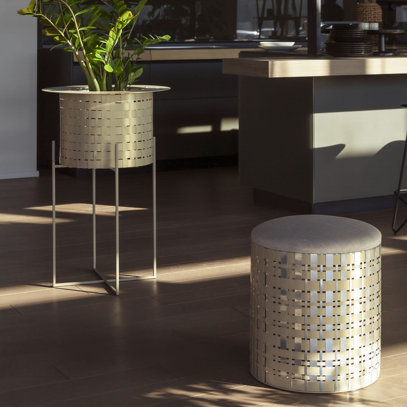 Nimbus 40 Cylindrical Champagne Aluminum Pouf - Alternative view 3