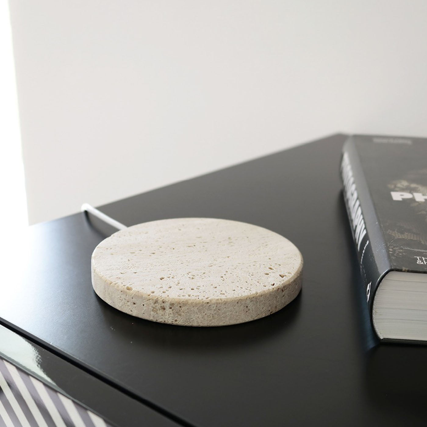 Travertino Marble Base Small Wireless Charger - Alternative view 5