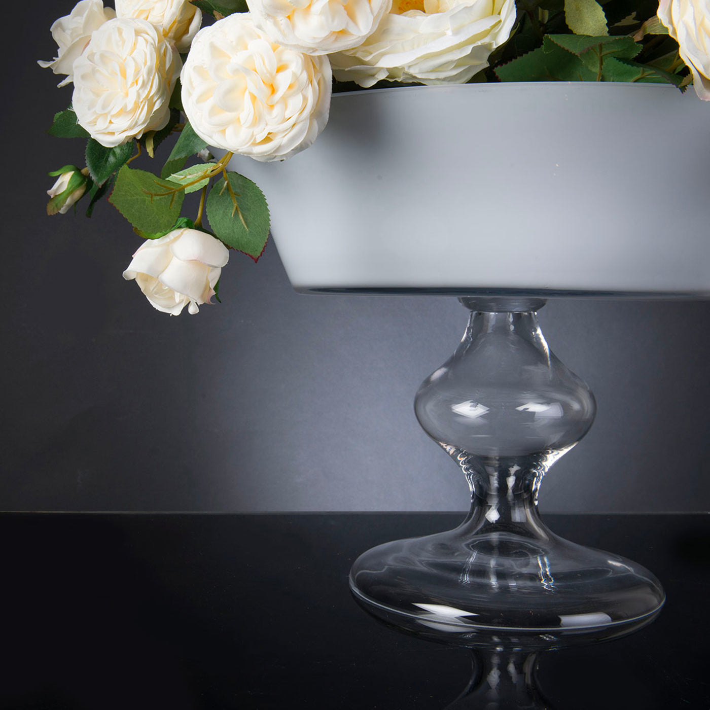 Composición floral de imitación de rosas Camilla con jarrón - Vista alternativa 2