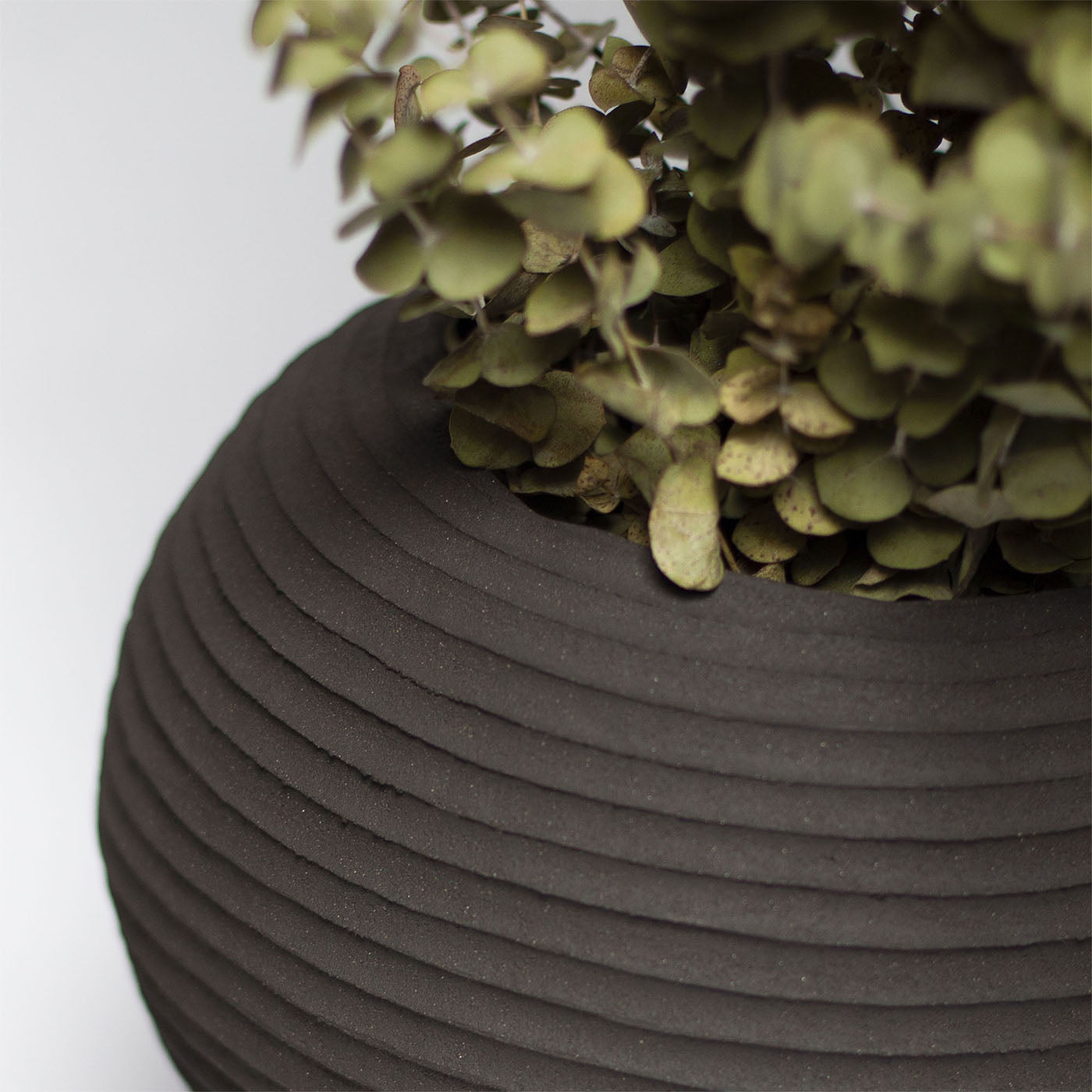 Favo Black Stoneware Vase - Alternative view 1