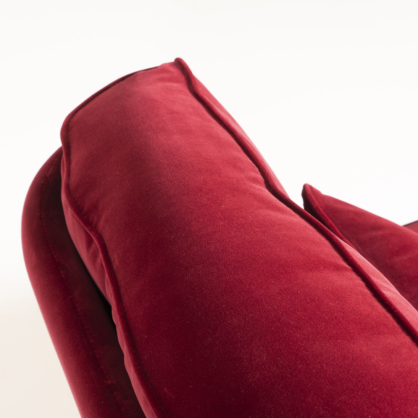 Altieri Red Armchair by Marco and Giulio Mantellassi  - Alternative view 2