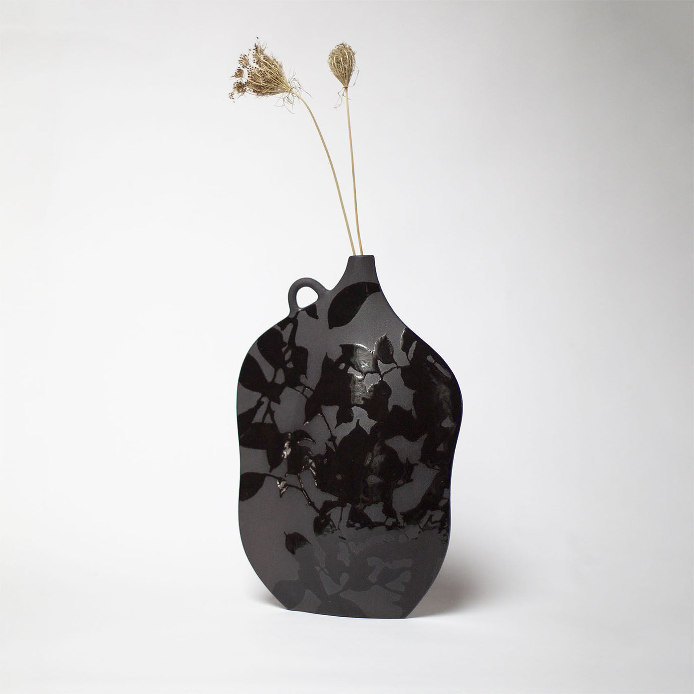 Ombra Black Stoneware With Glossy Details Vase #1 - Alternative view 2