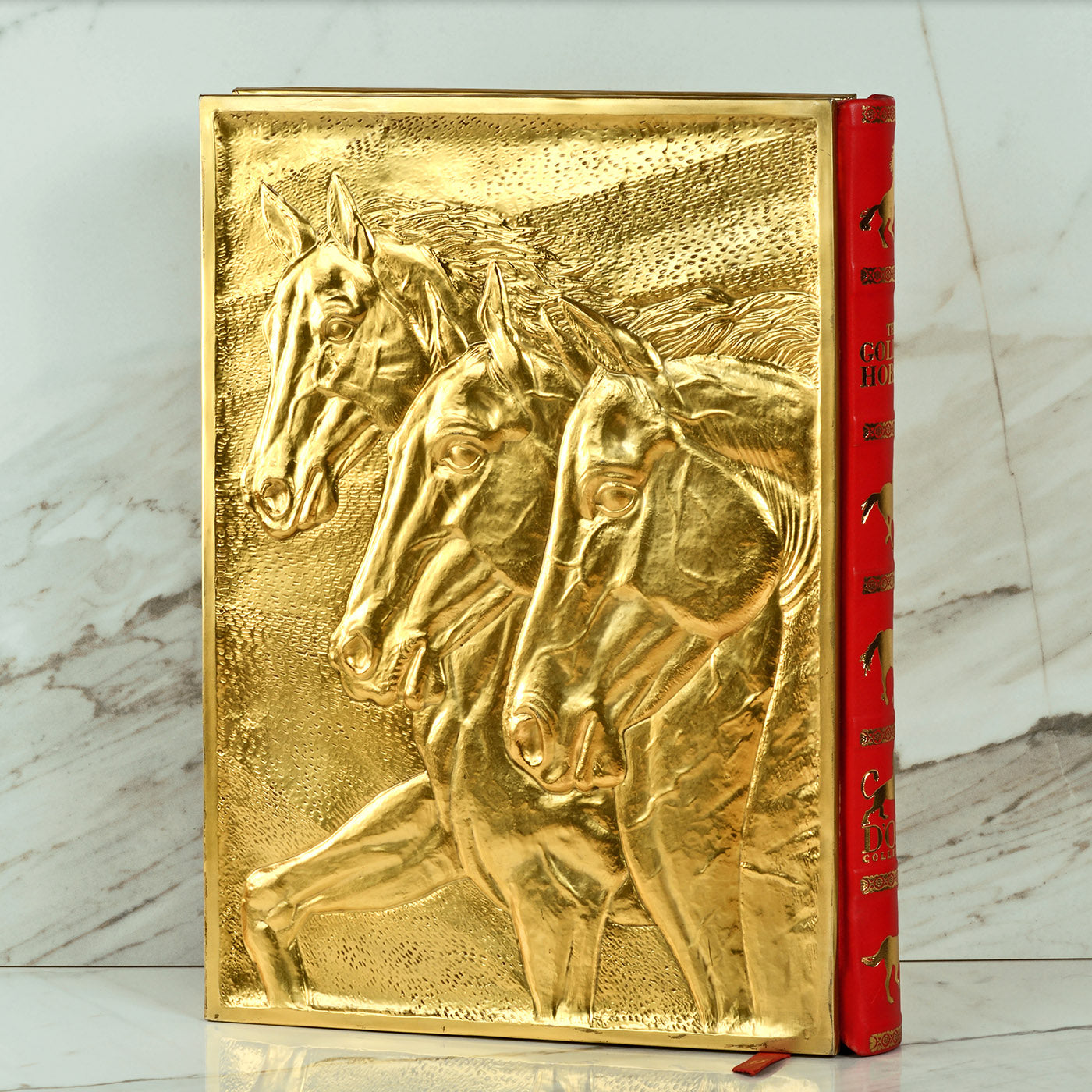 The Golden Horses Book - Alternative view 1