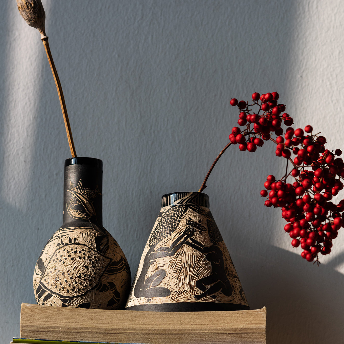 Granchio Beige and Black Grès Small Vase - Alternative view 5
