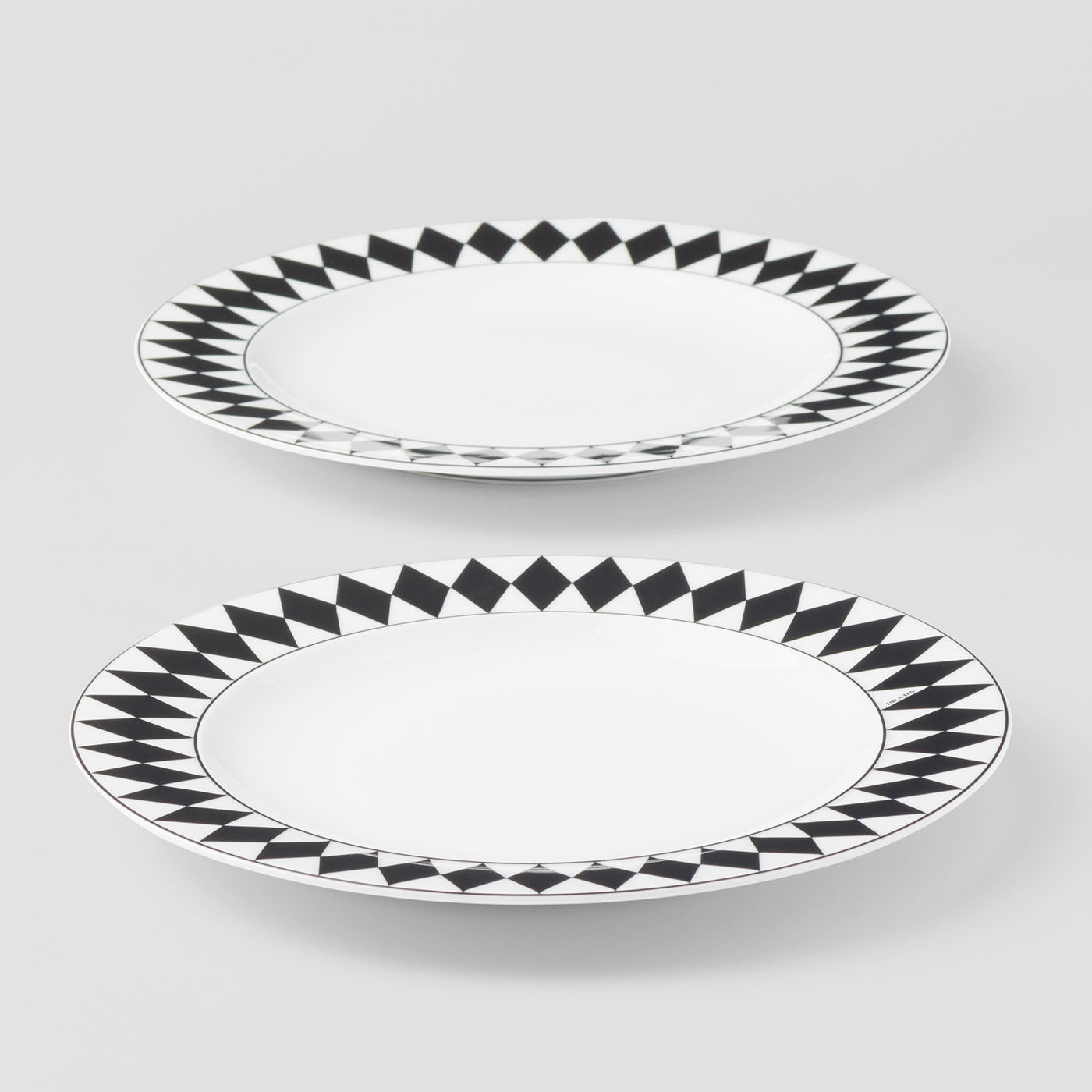 Set de dos platos llanos de porcelana Checkerboard - Vista alternativa 1