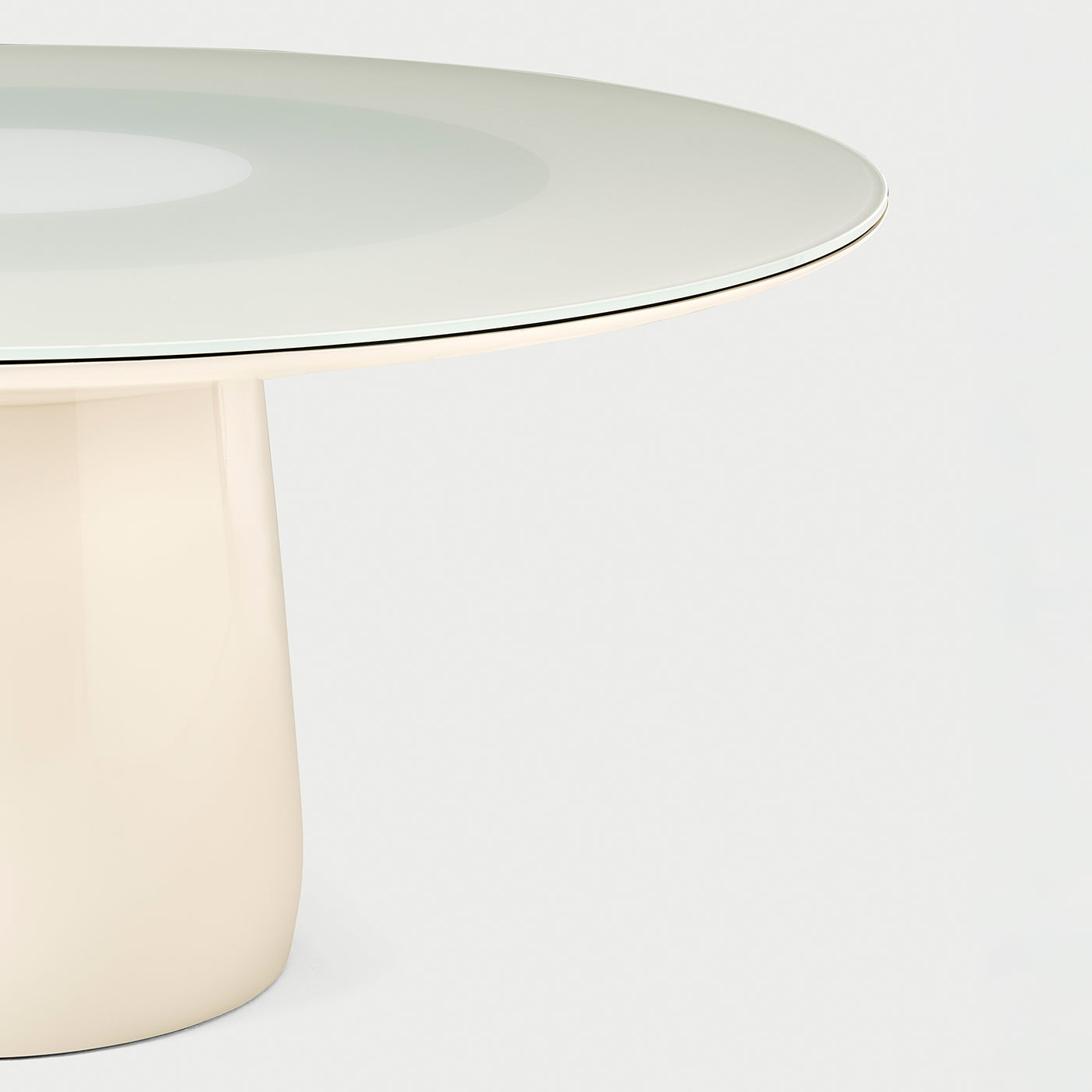 Roundel White Crystal Dining Table by Claesson Koivisto Rune - Alternative view 1