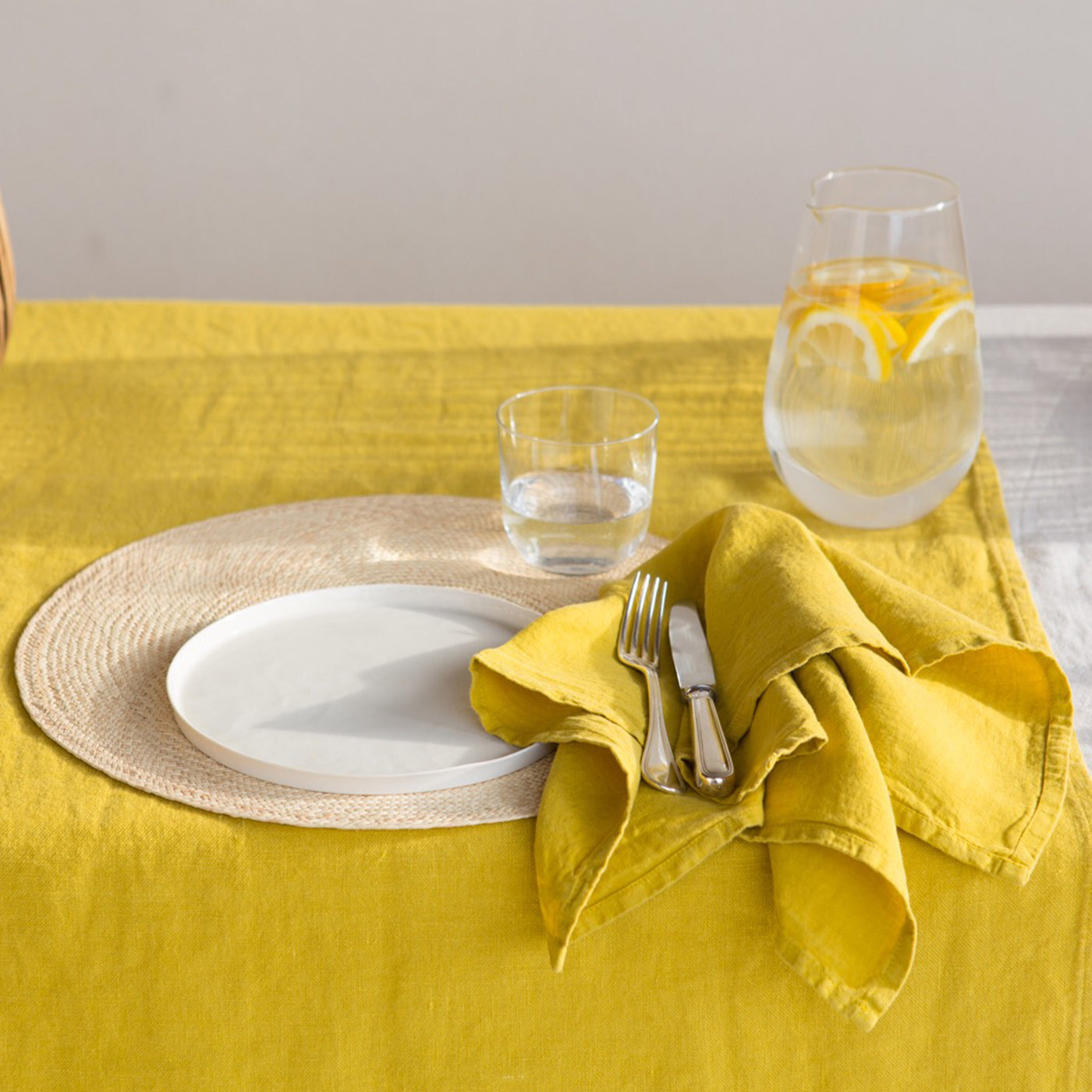 Set de 4 serviettes en lin clair jaune  - Vue alternative 2
