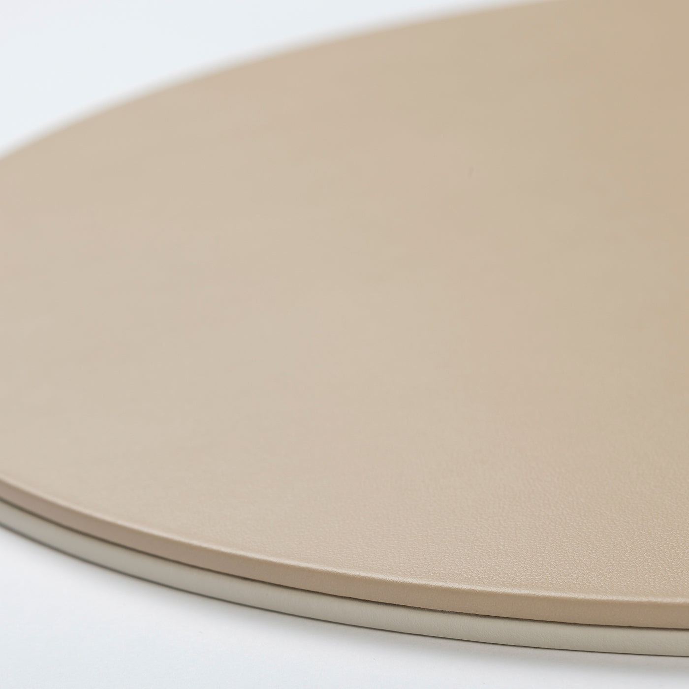 Mondrian Capuccino Beige and Luna White Oval Placemat - Alternative view 1