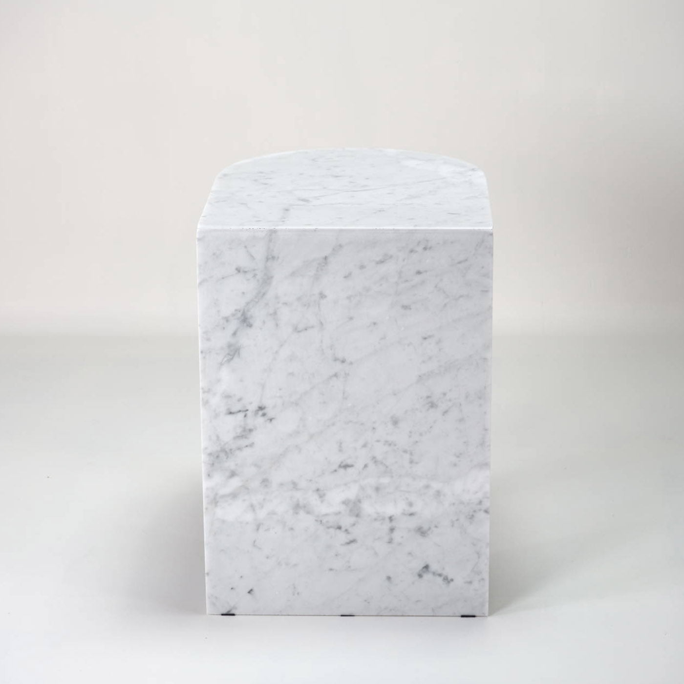Tavolino in marmo di Carrara PianoForte - Vista alternativa 4