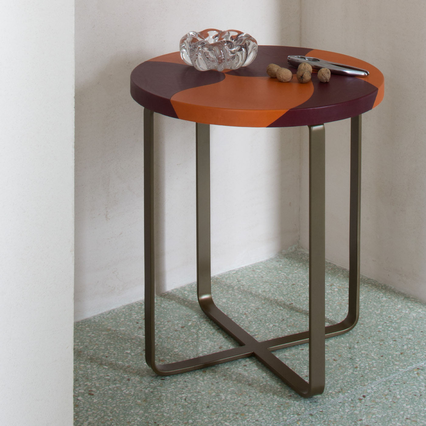 Isole Tigre Round Polychrome Side Table by Nestor Perkal - Alternative view 4