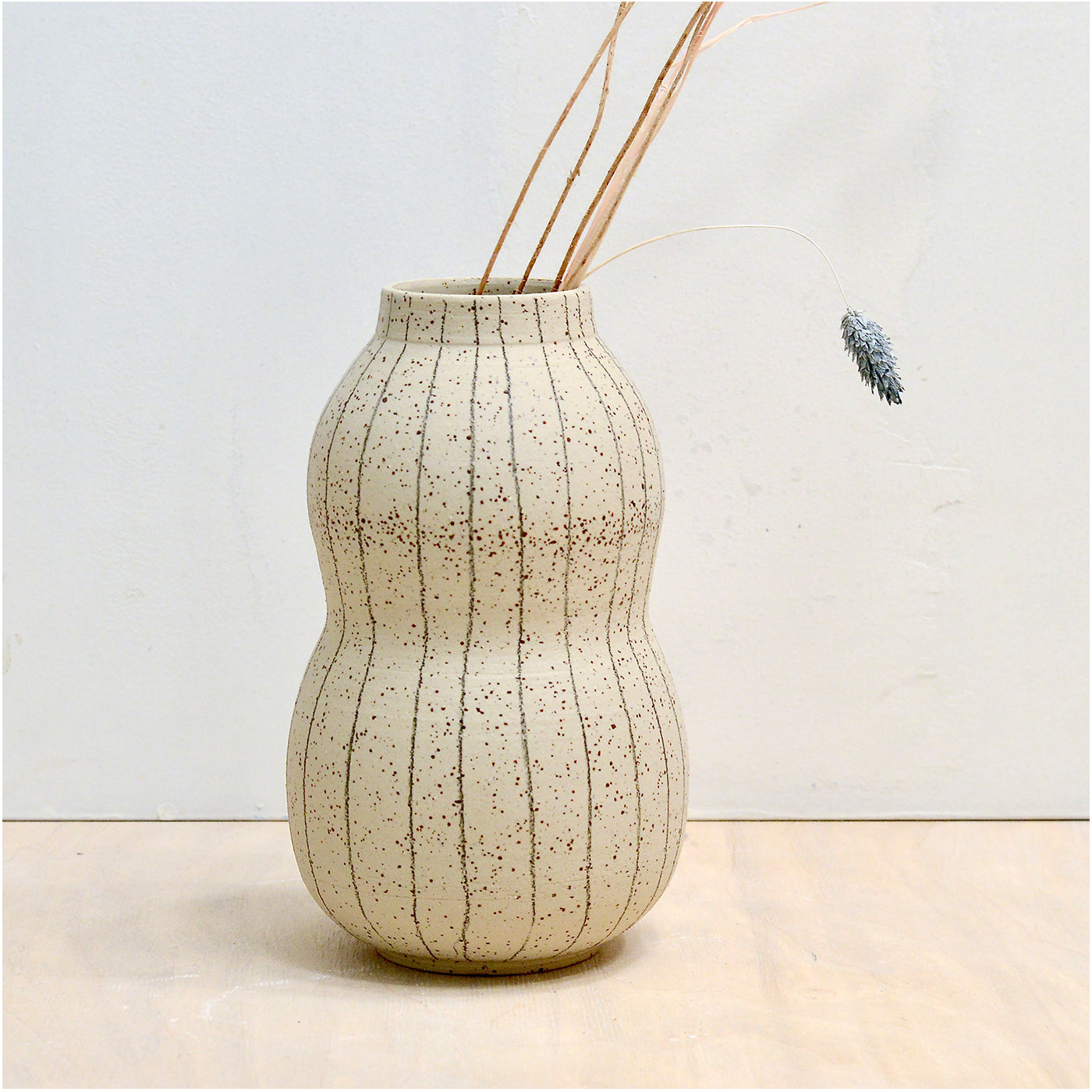 Carboncino Collection Curvy Vase  - Alternative view 3
