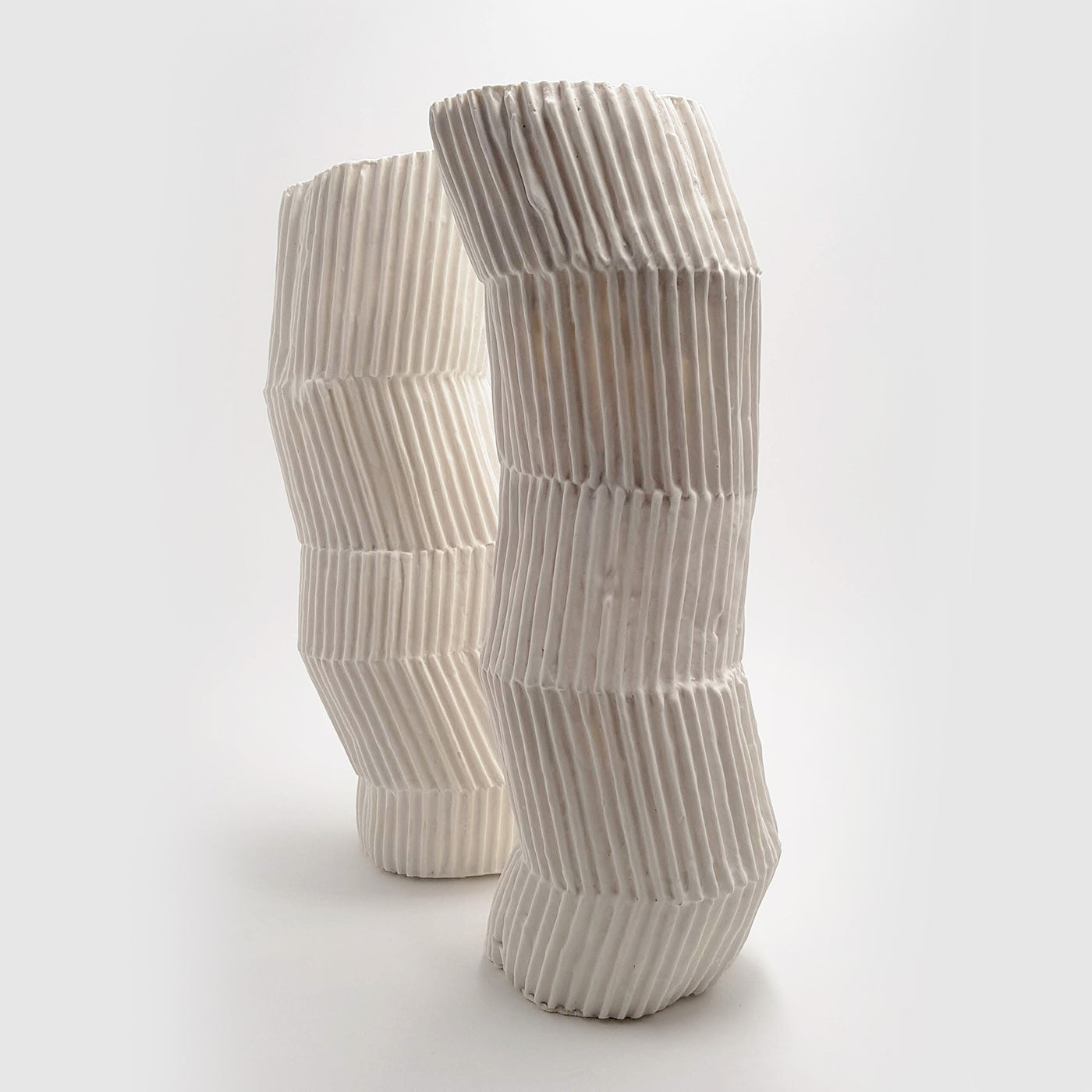 Le Torrette Weiße Pappmaché-Vase von Nino Basso #1 - Alternative Ansicht 1
