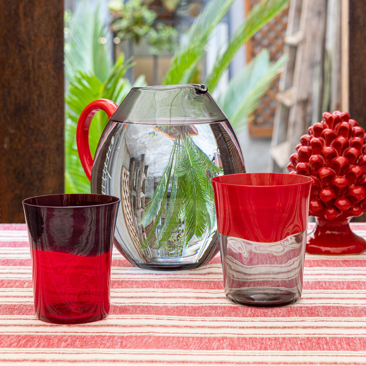 Dandy Cranberry & Gray Water Glass by Stefano Marcato - Alternative view 1