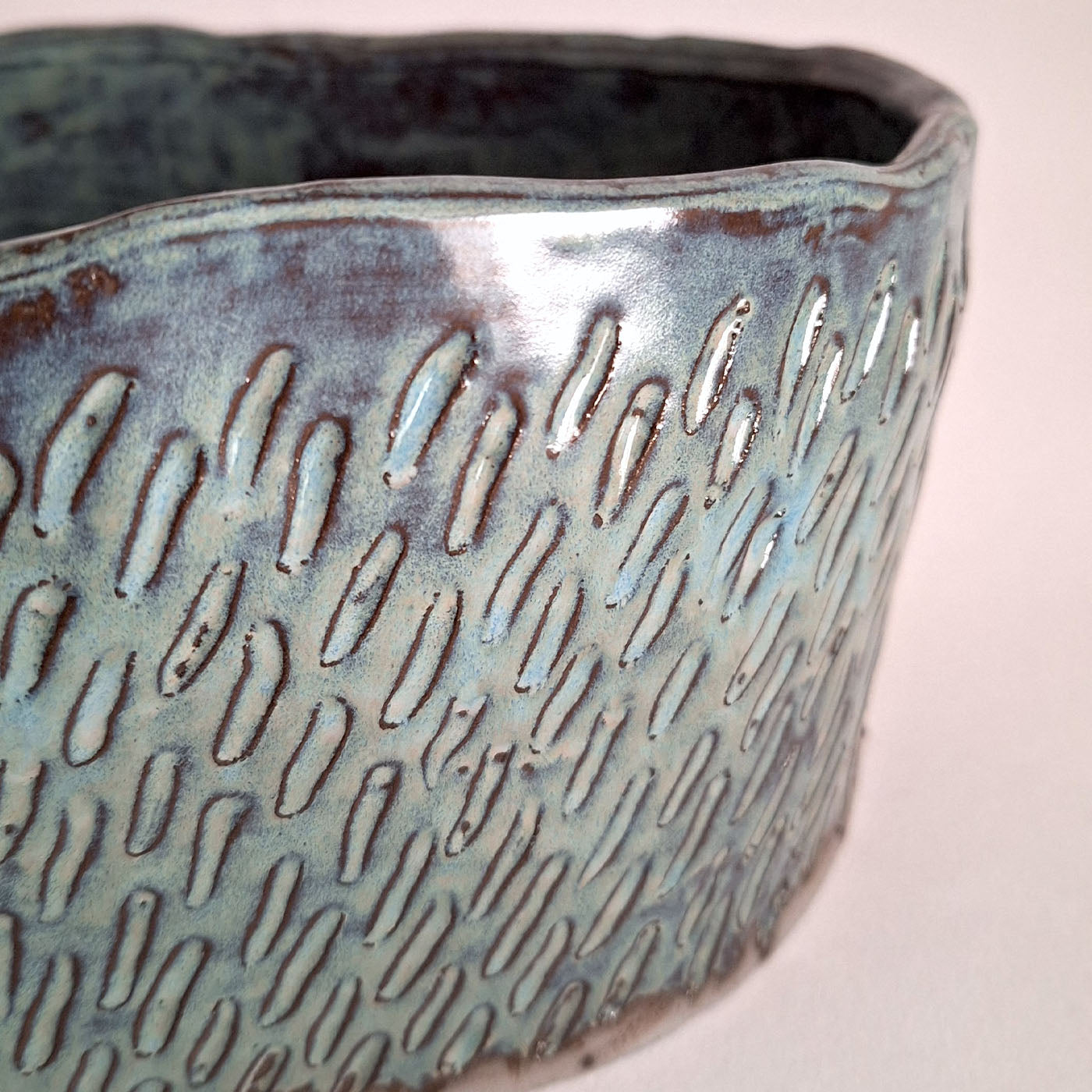 Filicudi Vase aus schwarzer Tonerde mit Ombré-Glasur in Teal - Alternative Ansicht 1