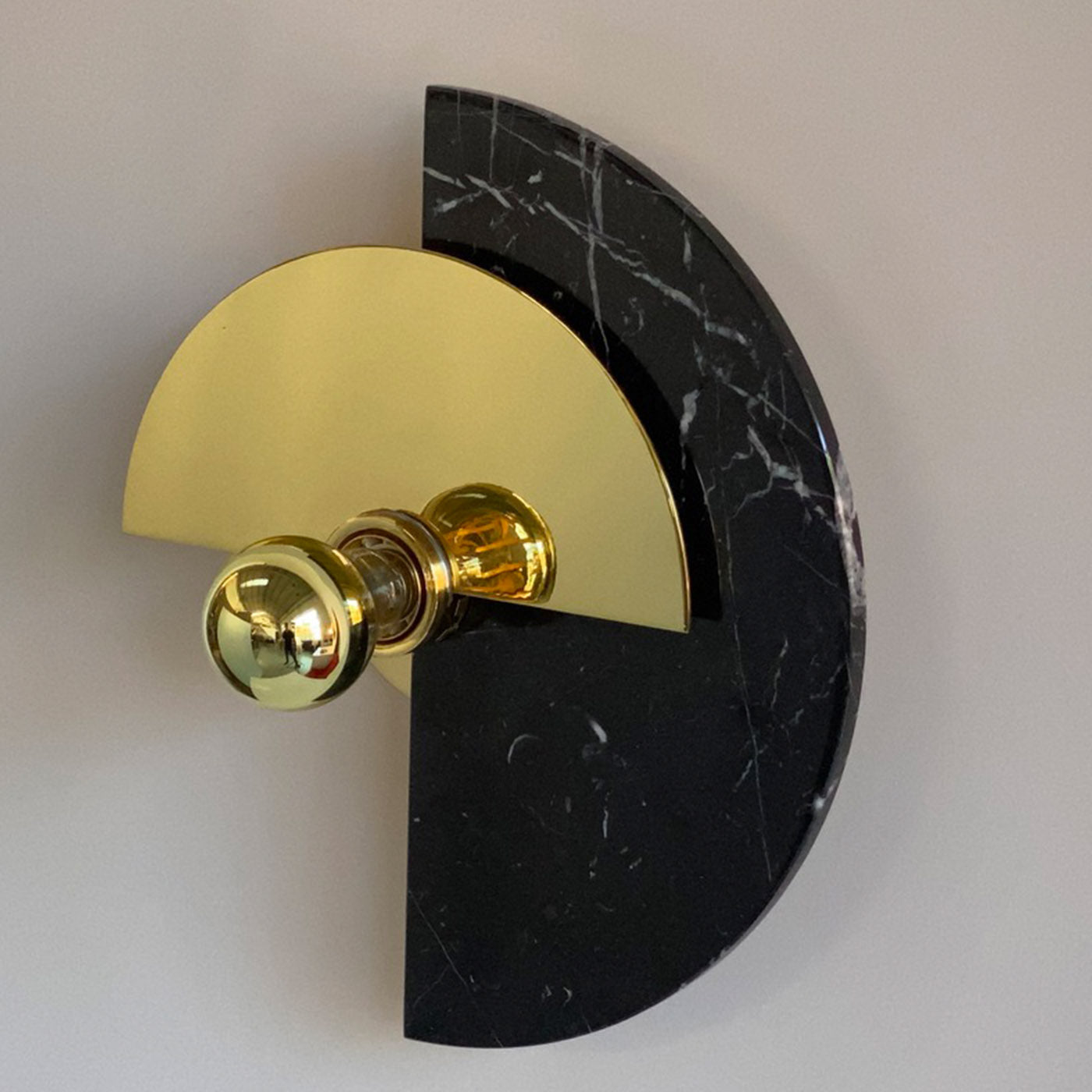 "Levante" Round Polished Brass And Marble Wall Sconce - Alternative view 1