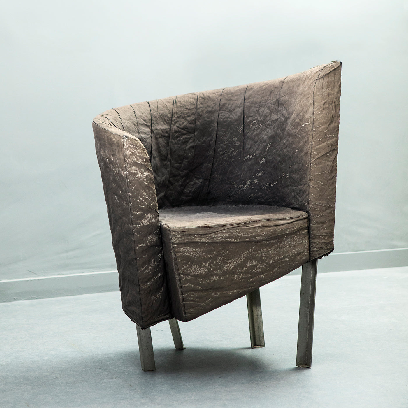 Lamentazione Fabric Armchair With Irregular Armrests And Legs - Alternative view 1