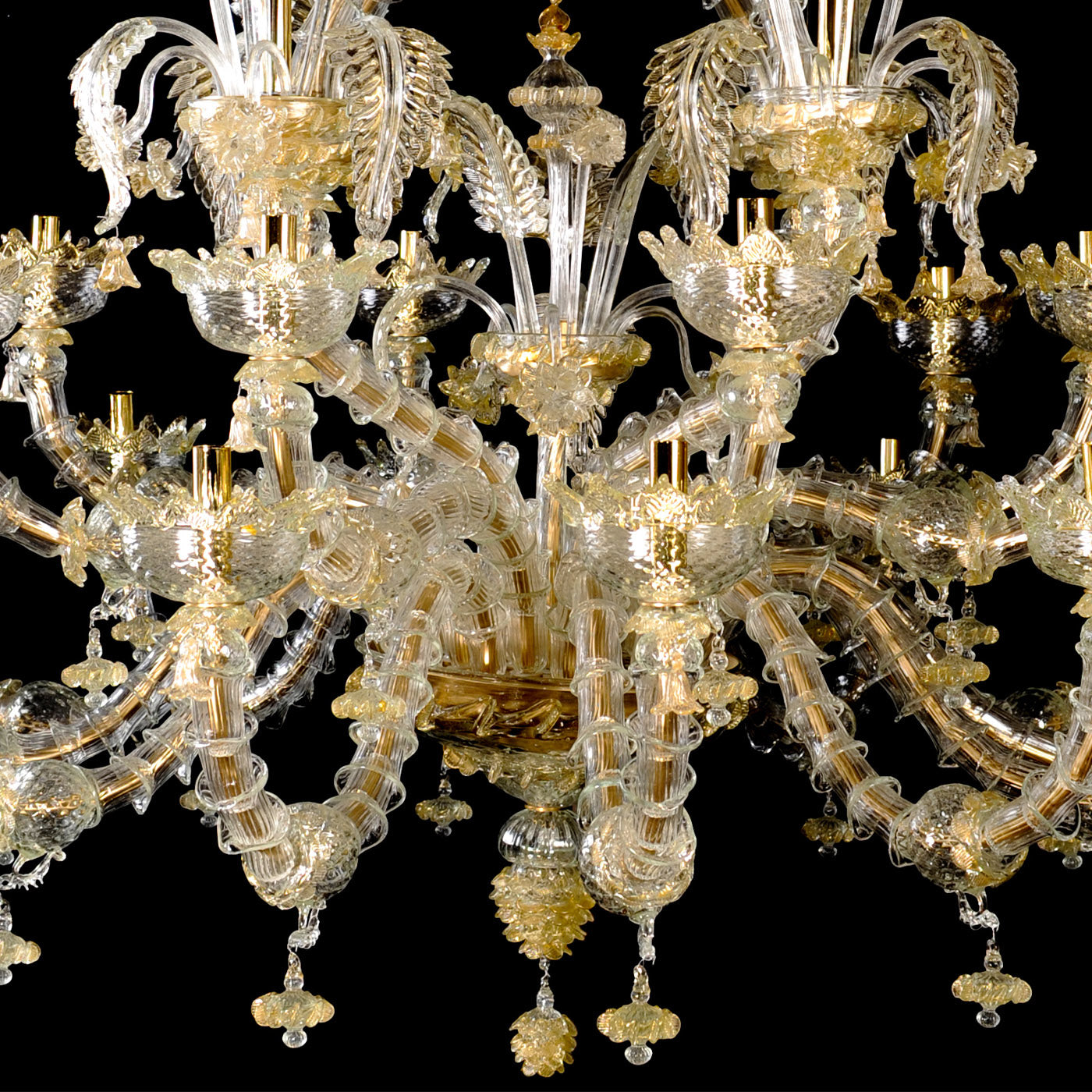 Rezzonico-style Gold and Crystal Chandelier #7 - Alternative view 1