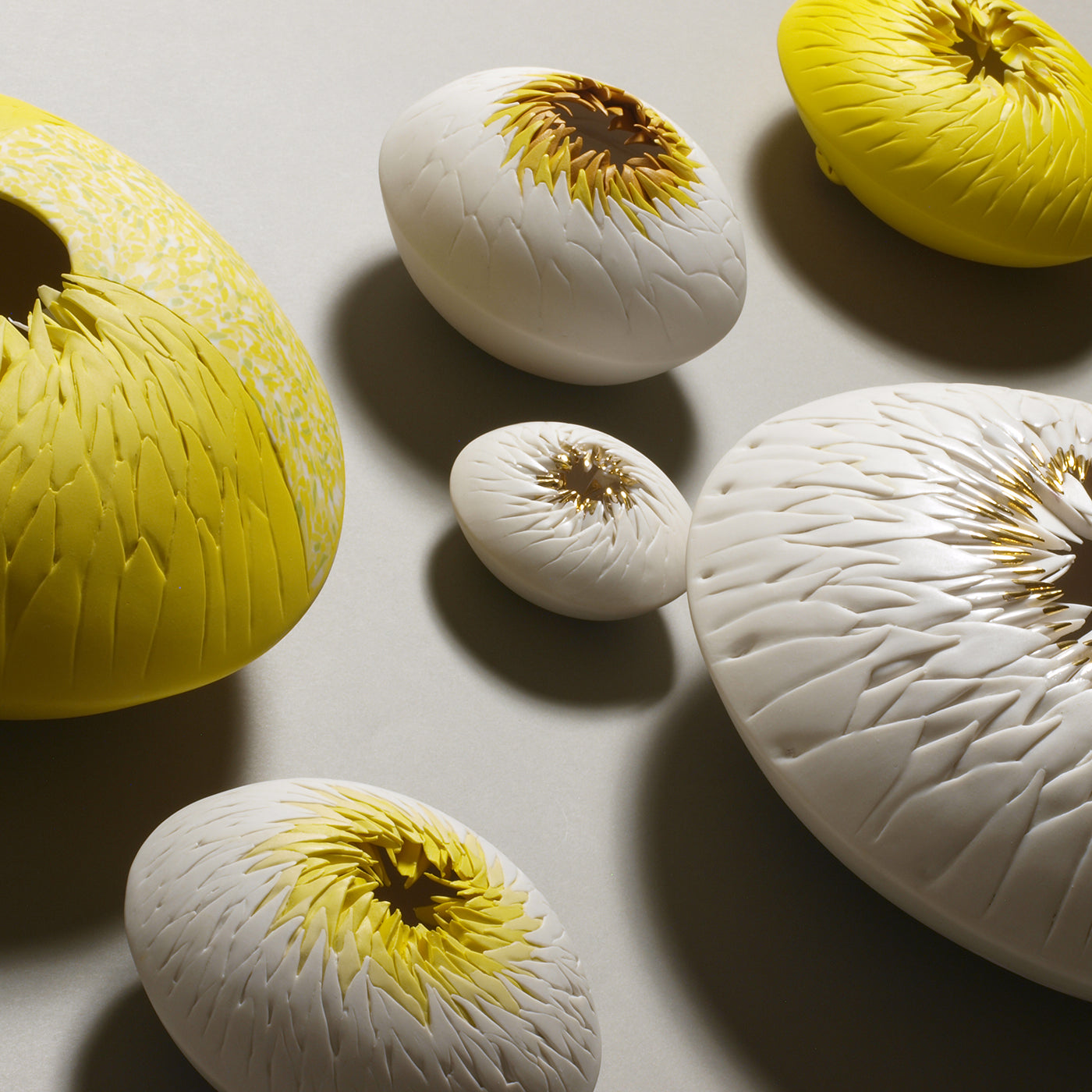 SEA URCHIN WALL SCULPTURE - WHITE AND YELLOW - Alternative view 2
