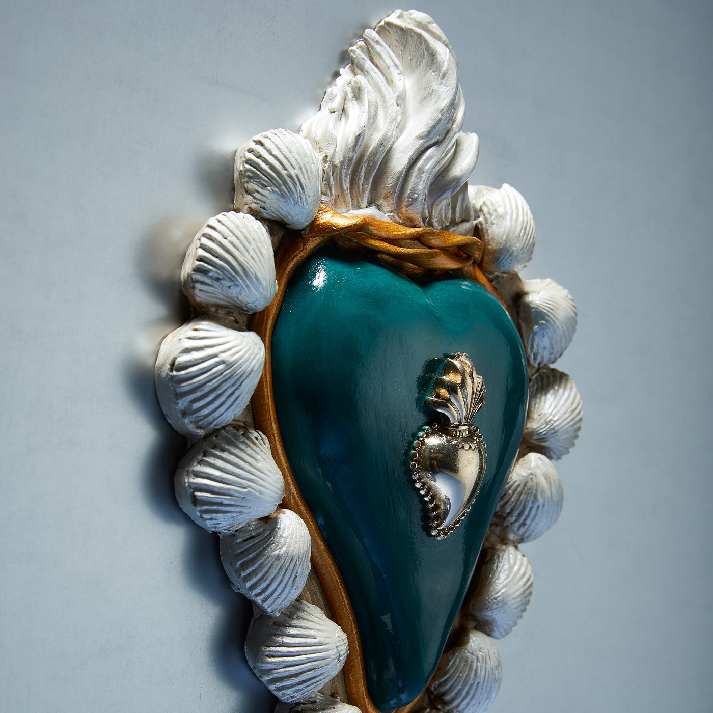 SUMMER CALLING WHITE AND TURQUOISE CERAMIC HEART - Alternative view 3