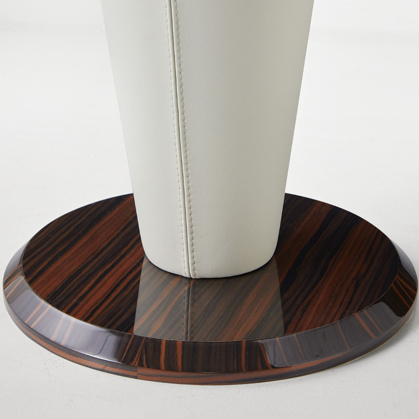 Rocchetto Wood Round Side Table - Alternative view 2