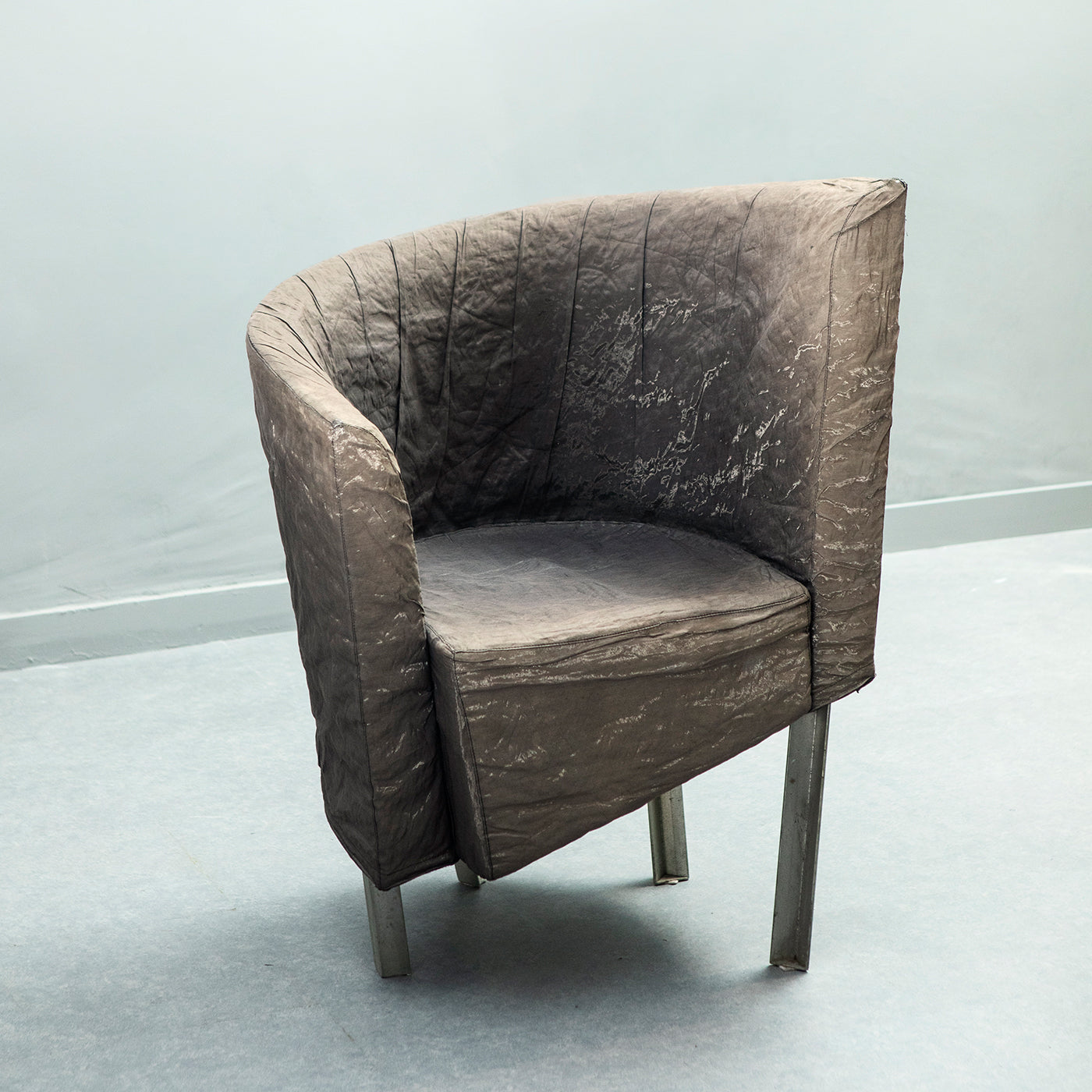 Lamentazione Fabric Armchair With Irregular Armrests And Legs - Alternative view 2