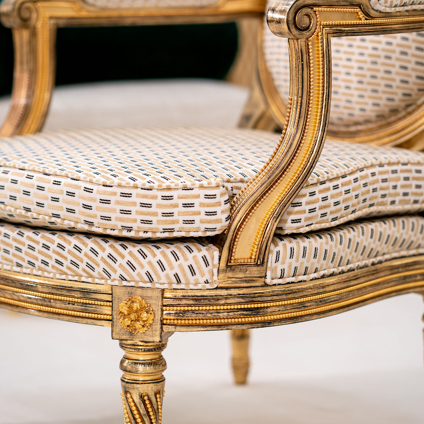 Louis XVI-Style Patterned Golden Armchair - Alternative view 1