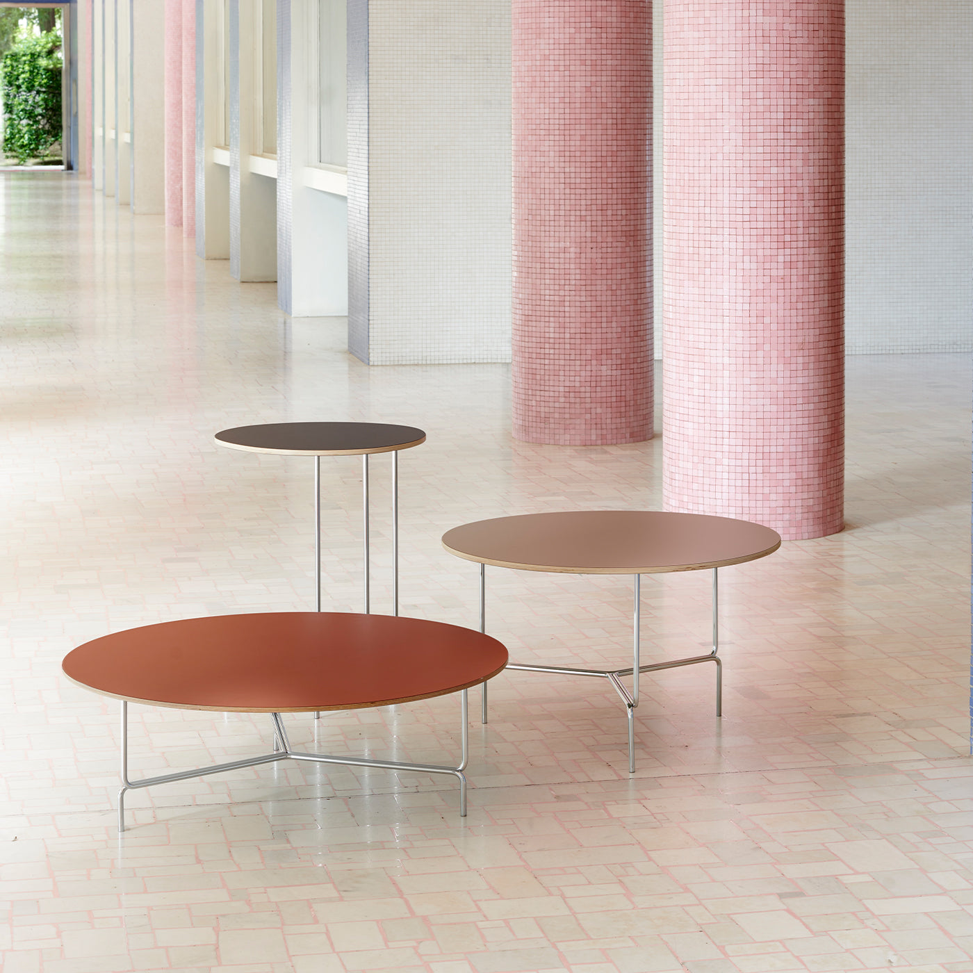 Litta Pink Coffee Table by R. Mangiarotti and I. Suppanen - Alternative view 3
