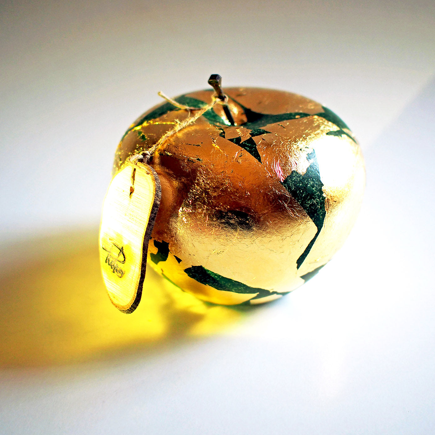 Gold Leaves Green Apple Sculpture - Alternative view 3