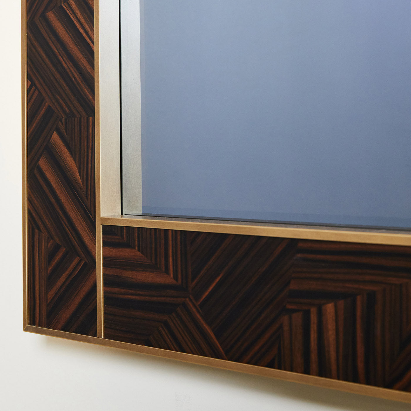 Inda Wall Mirror with Integrated 43" TV by Alfredo Colombo - Alternative view 3