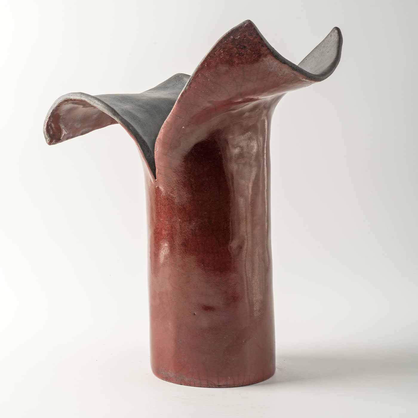 Petali D'Oriente Amaranth Ceramic Sculpture/Vase by Nino Basso - Alternative view 2