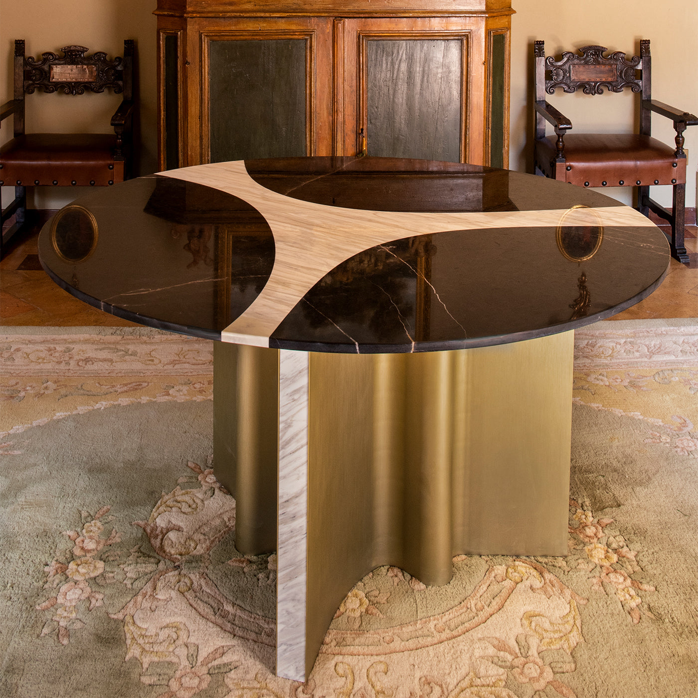 Edurne Marble Dining Table by Paolo Ciacci - Alternative view 2