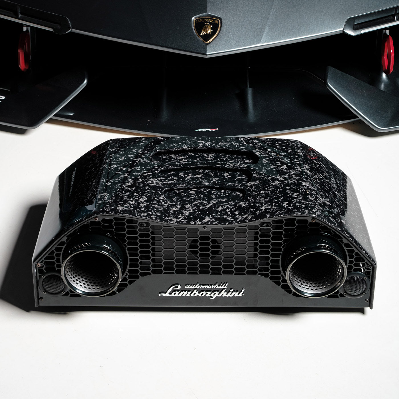 Altavoz Hi-Fi Lamborghini AVALÁN Carbono - Vista alternativa 4