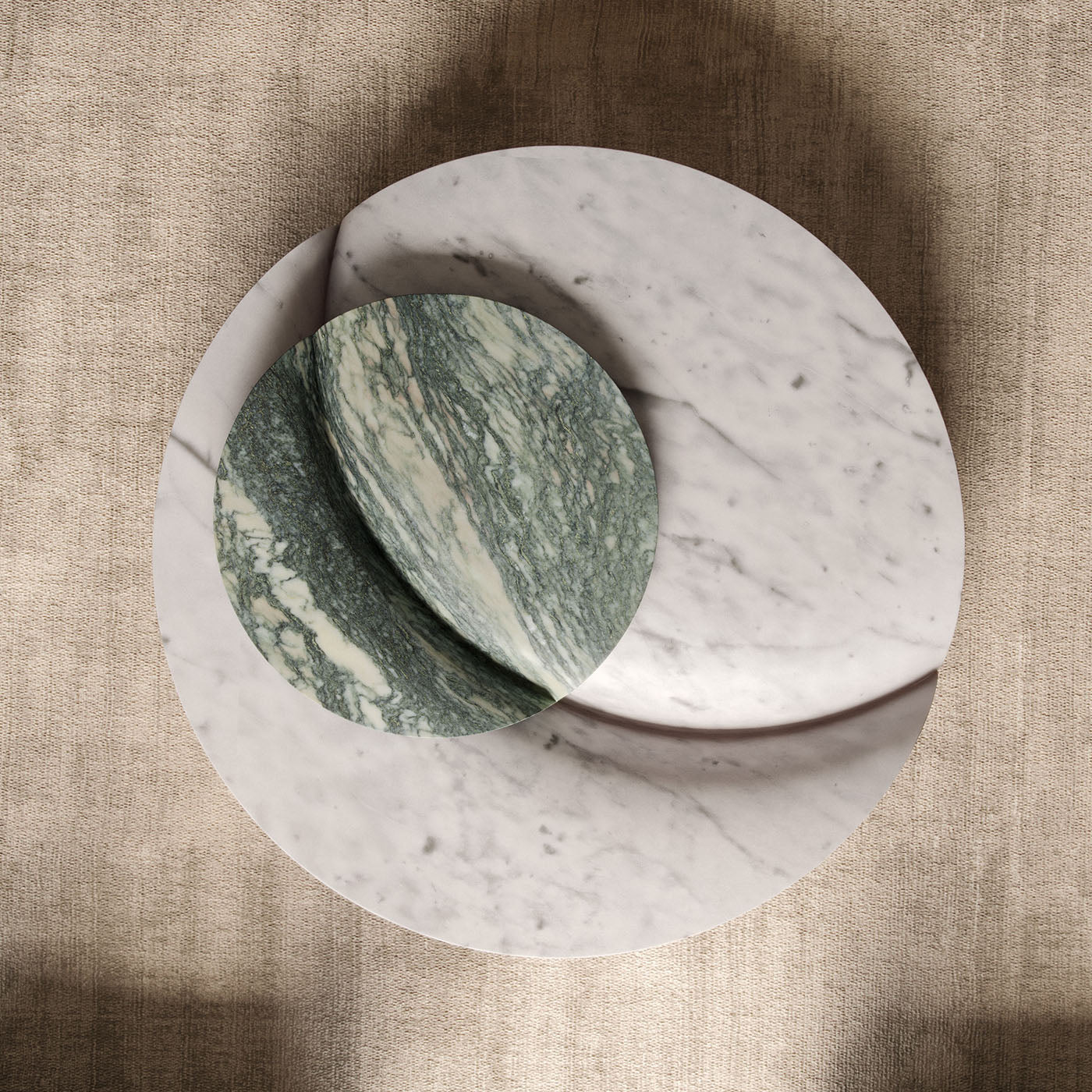 Table Luna en Luana vert et marbre de Carrare blanc - Vue alternative 2