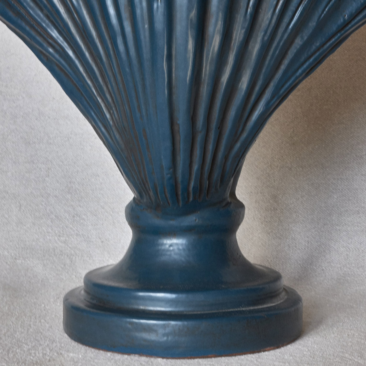 Blue Oyster Vase - Alternative view 2