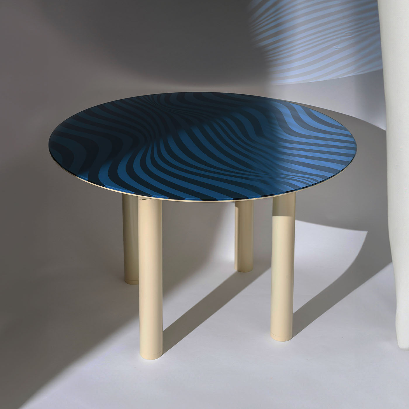 Stripes Optical Round Blue Glass Dining Table - Alternative view 1