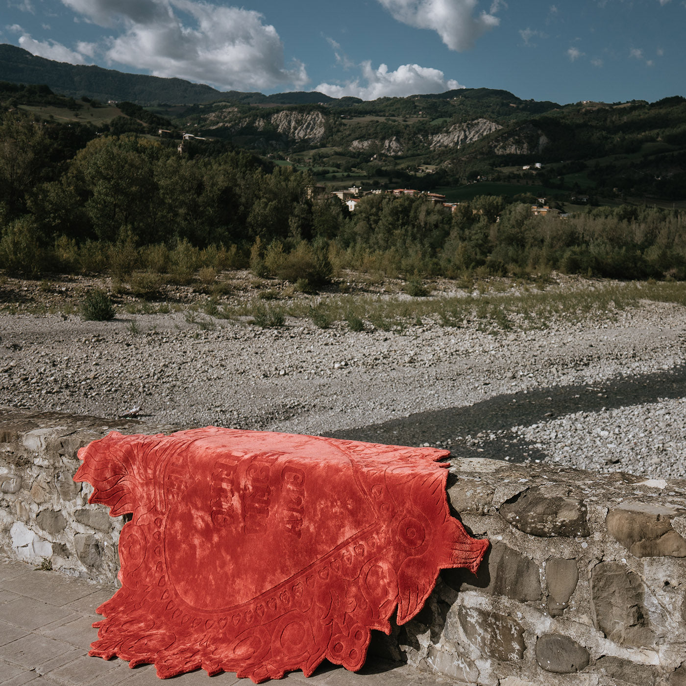 Limited Edition Devotion Omnia Red Rug - Alternative view 3