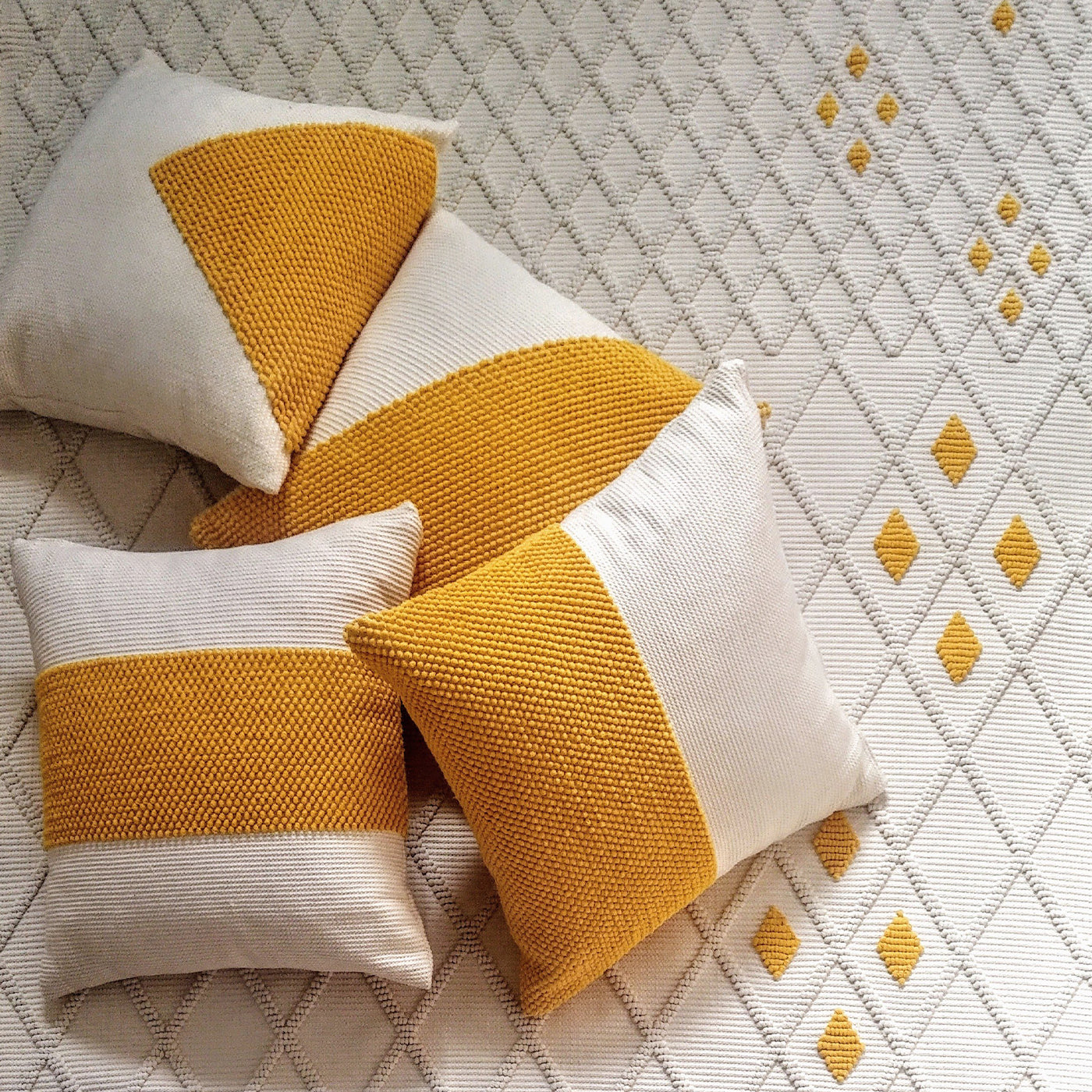 Oro Triangolare Ecru and Golden Cushion - Alternative view 1