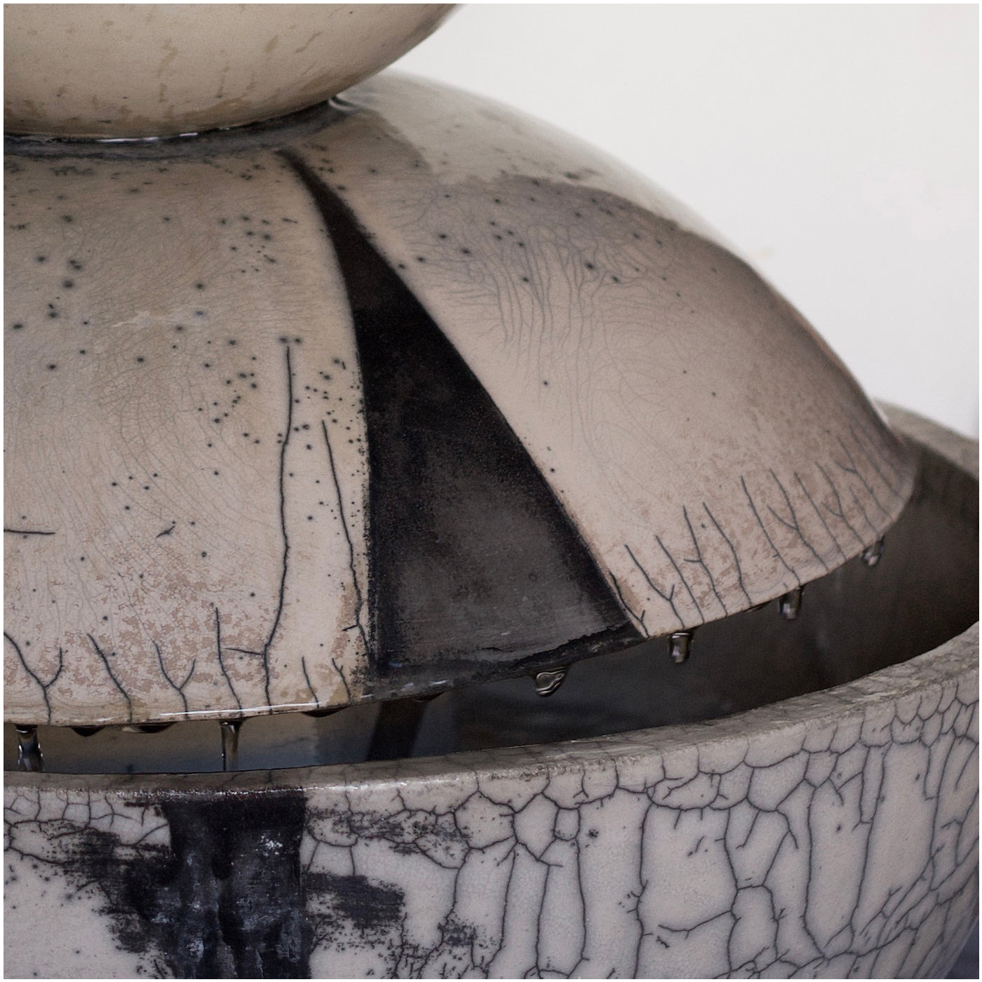 Modern Genesi Globe Black and White Crackle Ceramic Fountain - Alternative view 3